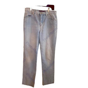 Gloria Vanderbilt Amanda Jeans Light Wash Sz.6